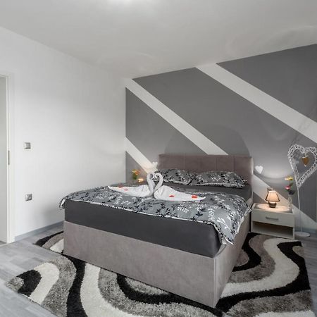 Apartment 50 Shades Of Grey Porec Luaran gambar